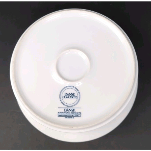 Dansk Concerto Allegro Blue Covered Casserole 1.5 Quarts Wide Band Base Japan - Picture 6 of 9